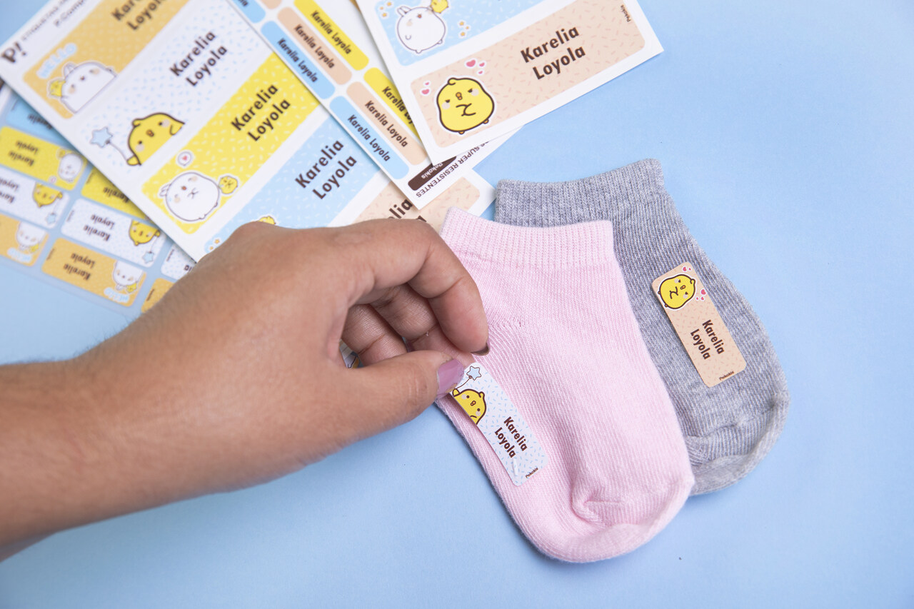 Cómo colocar etiquetas termoadhesivas para ropa paso a paso (sin que se despeguen)